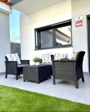 Charming House with Garden in Quinta do Conde, Air Conditioning